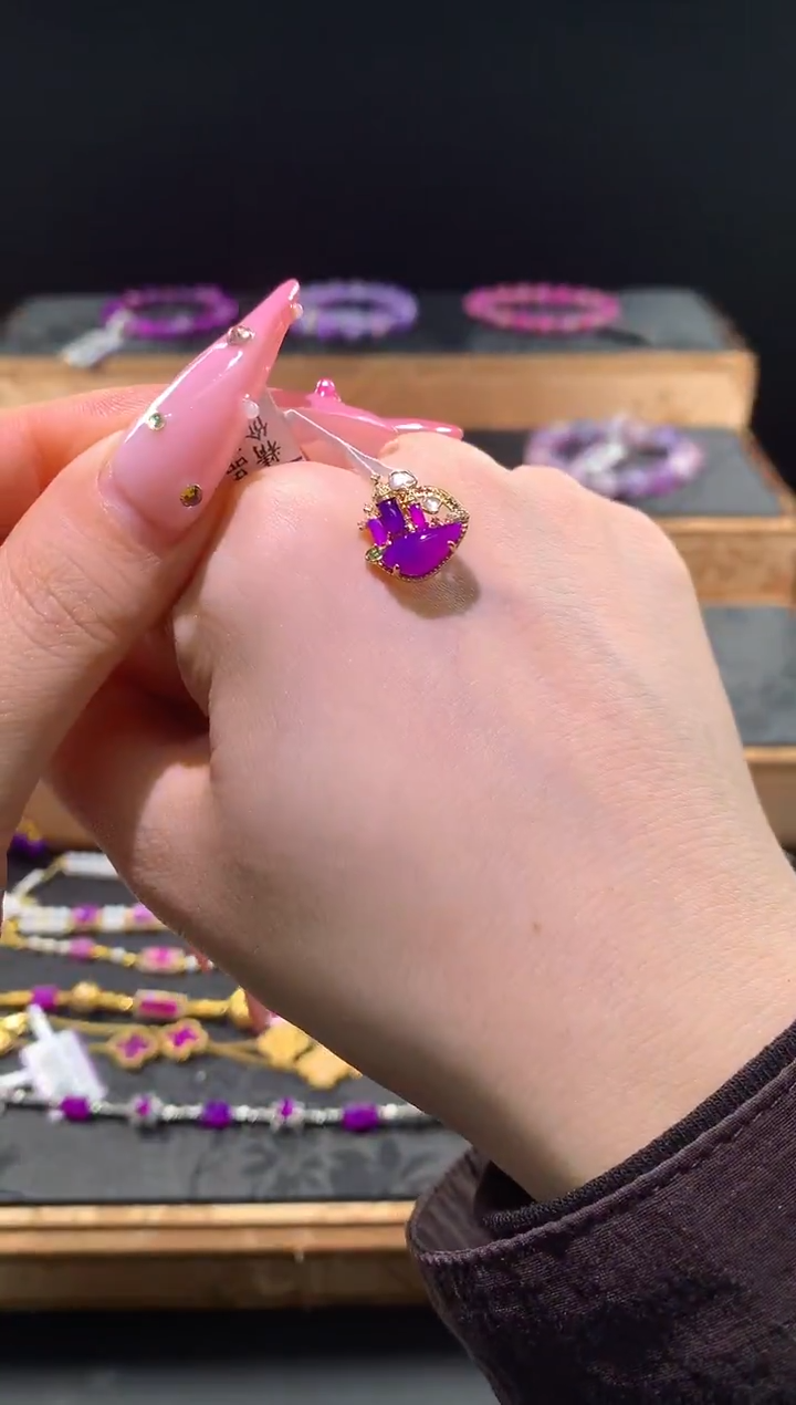 苏纪石（舒俱来）18K金镶嵌，潘潘