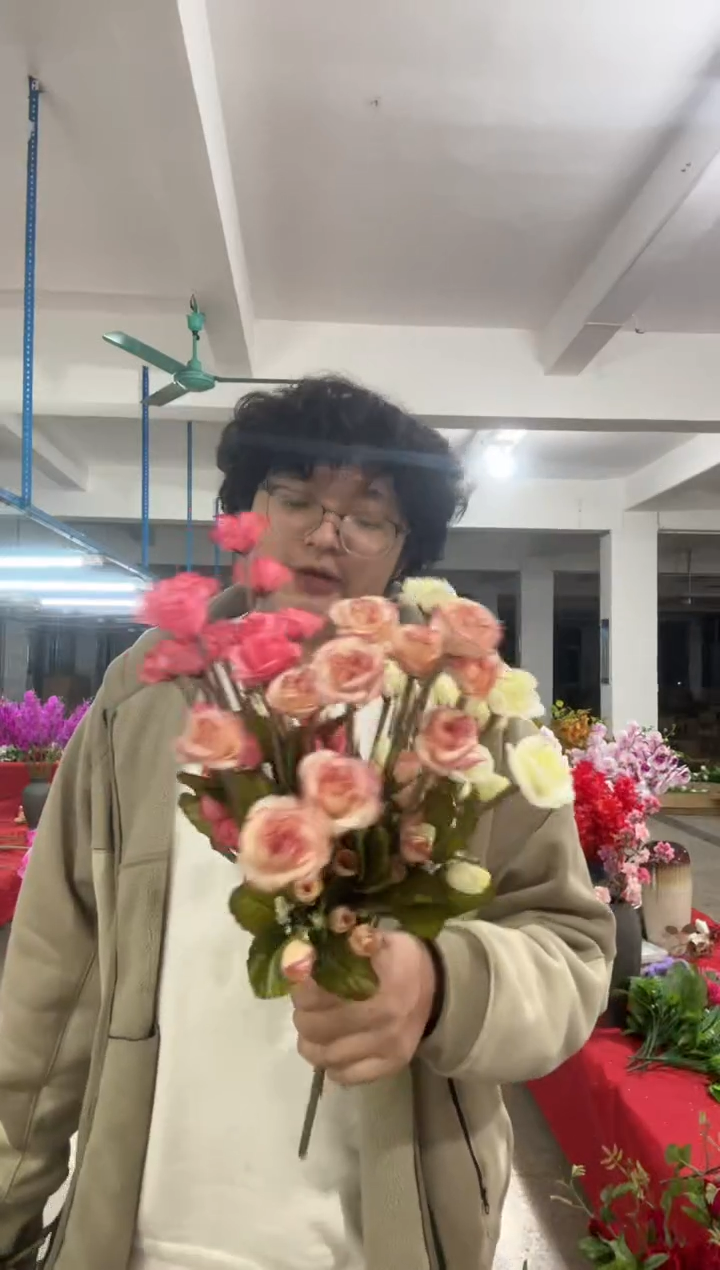 【闪购商品】仿真绿植小朵玫瑰3束