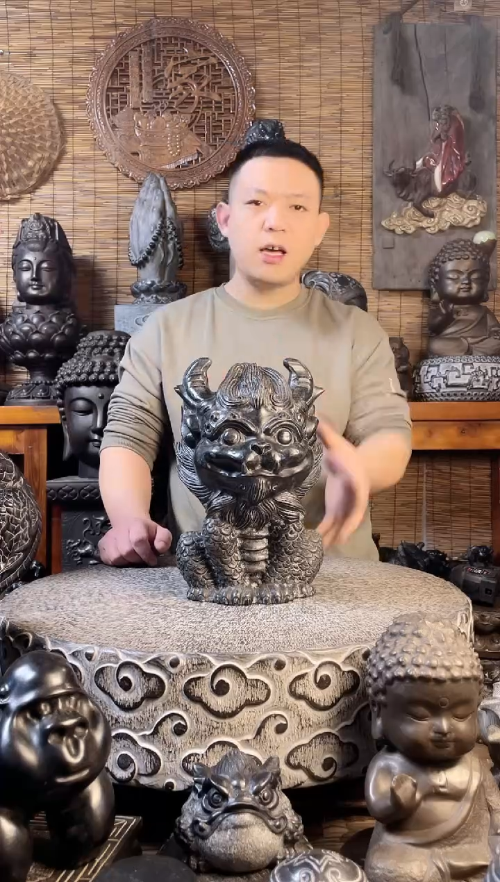 【闪购商品】30带角Q版麒麟天然青石雕刻