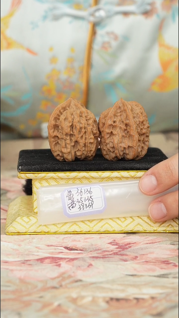 【闪购商品】文玩核桃把件非嫁接马老四