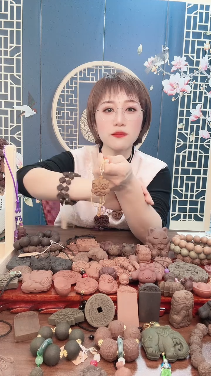【闪购商品】泥塑牛奶香醒狮设计项链