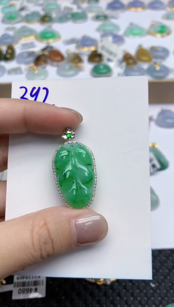 【闪购商品】翡翠颈饰18K金镶嵌天然翡翠A货