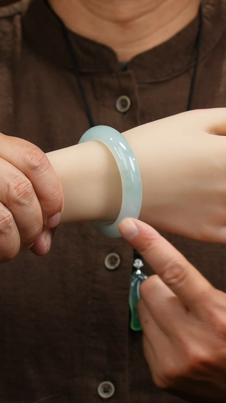 【闪购商品】翡翠手镯未镶嵌115·