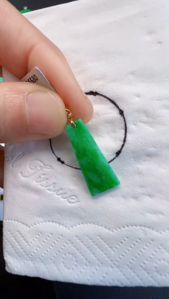 【闪购商品】翡翠吊坠(不含链)18K金镶嵌380