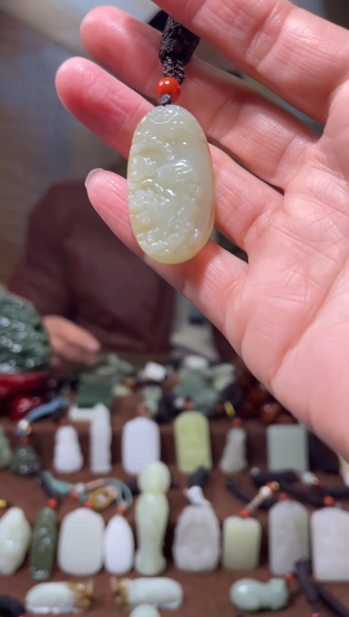 颈饰未镶嵌和田玉`