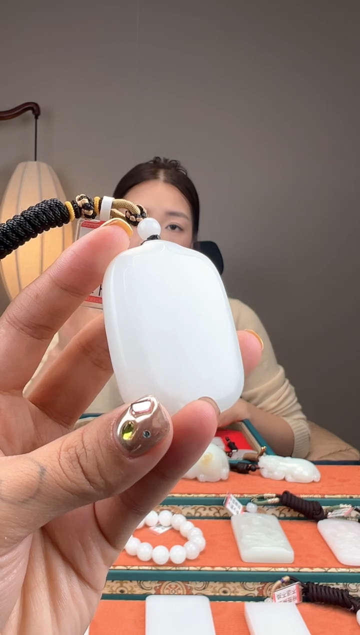 【闪购商品】和田玉颈饰未镶嵌1