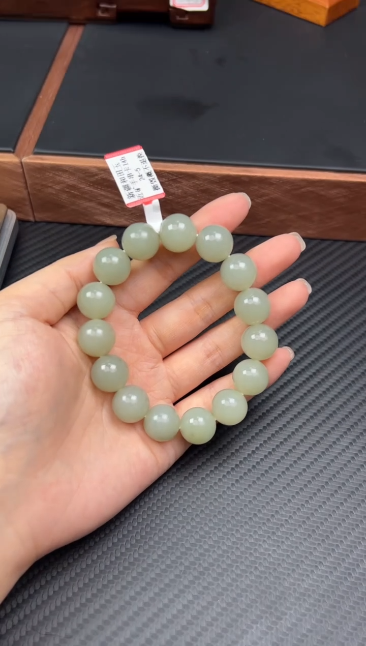 【闪购商品】和田玉手串未镶嵌且末微色差近矿卡14K