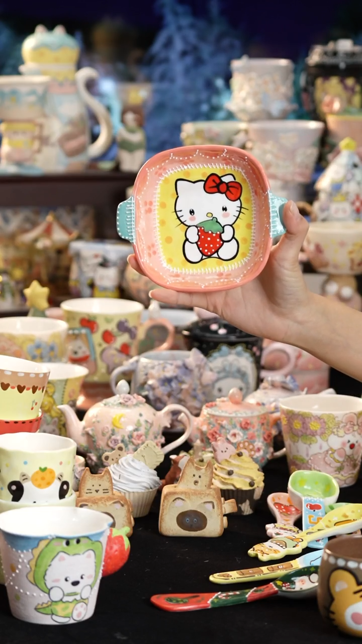 摆件陶景德镇釉下彩手绘设计师款陶瓷