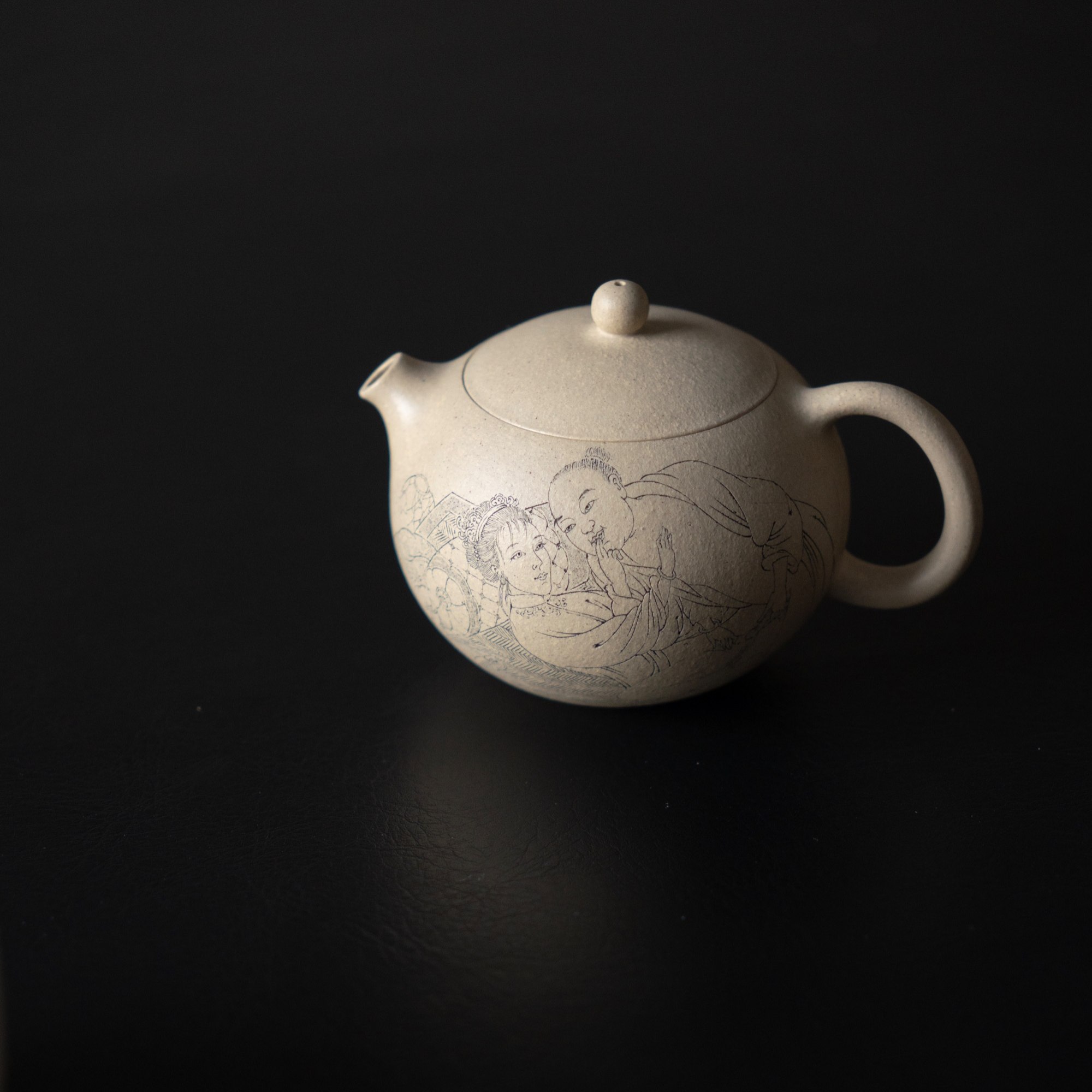  嘤嘤茶事｜青堂刻绘 —“春宫系列”，紫砂壶 ，白泥，180cc