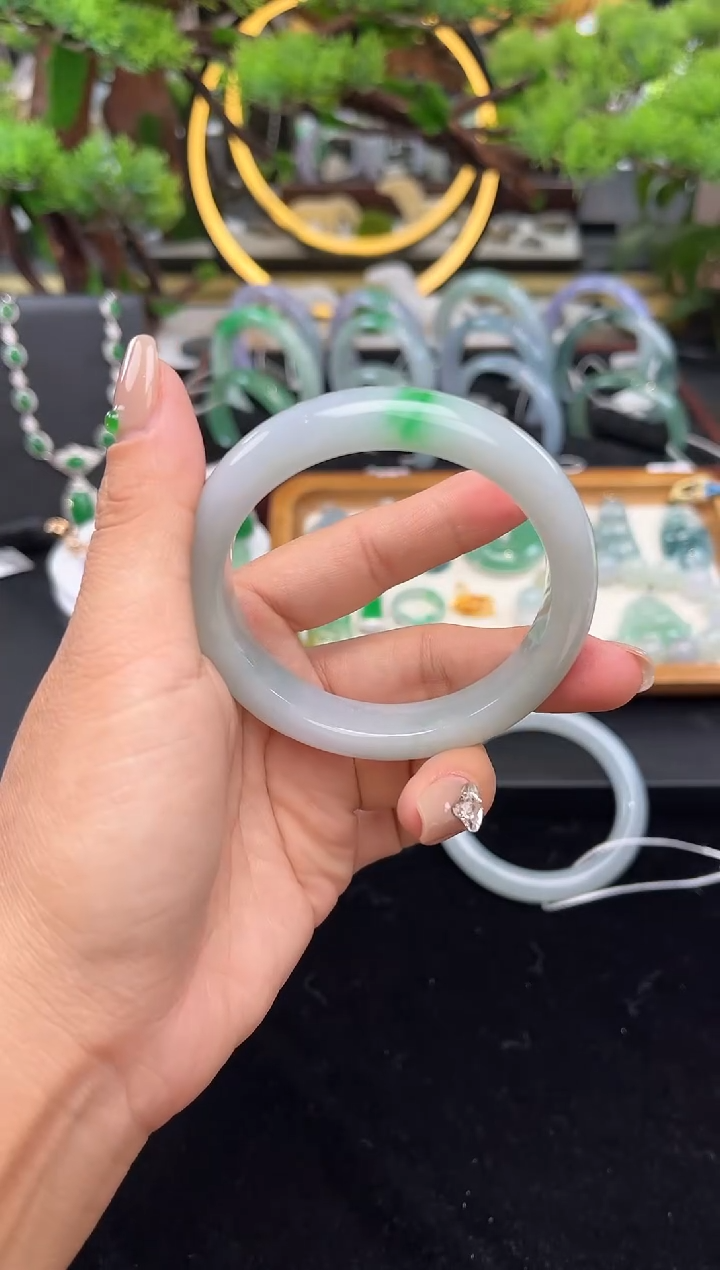 未镶嵌手镯翡翠手镯