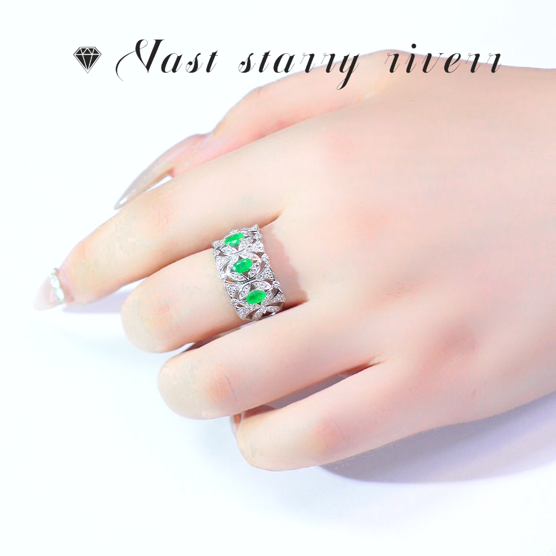 A392-天然祖母绿戒指（主石约30分 共3颗 ）