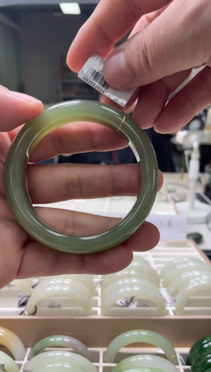 【闪购商品】和田玉手镯未镶嵌编码0143 圈口60-61