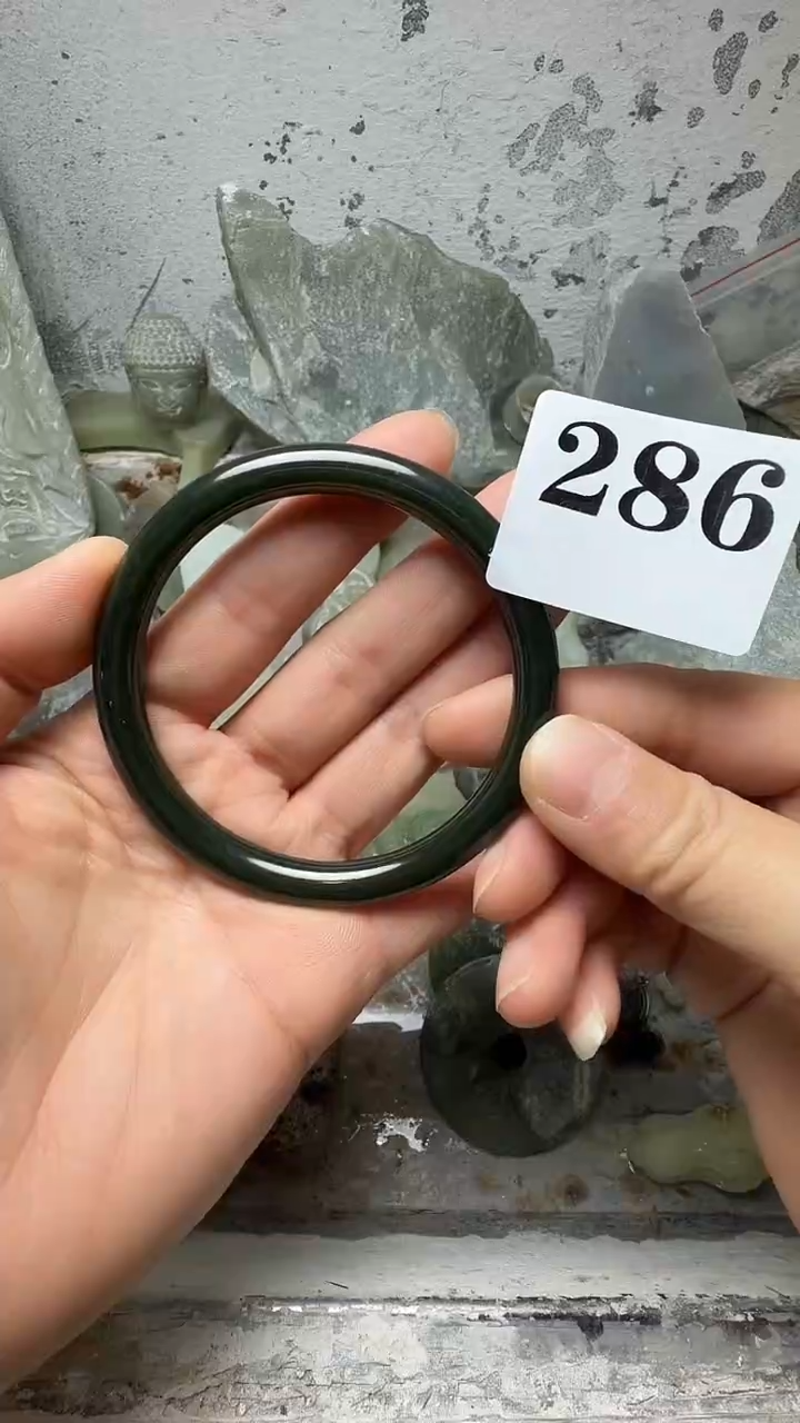 吊坠(赠链)未镶嵌和田玉手镯