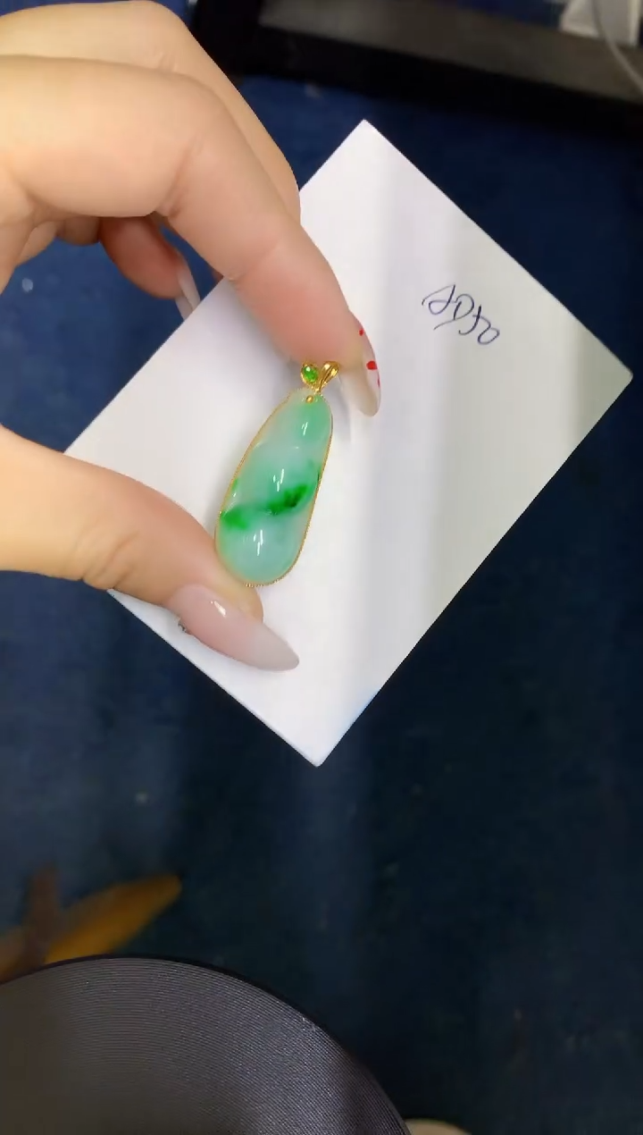 【闪购商品】翡翠颈饰18K金镶嵌000000000000