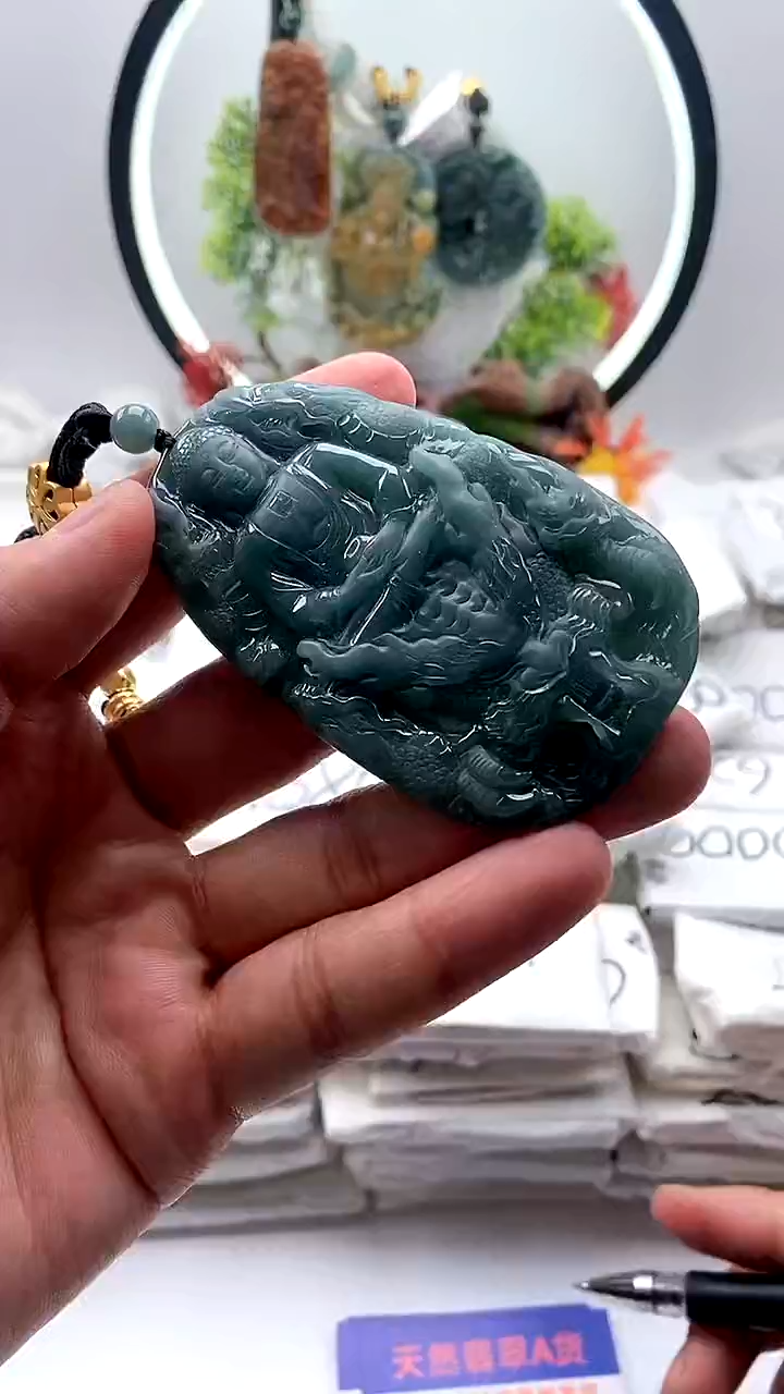 【闪购商品】翡翠颈饰未镶嵌大日如来