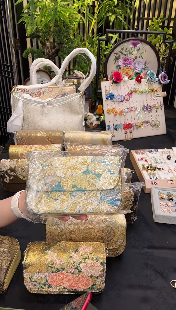 织绣纸****️苏绣绒花饰品