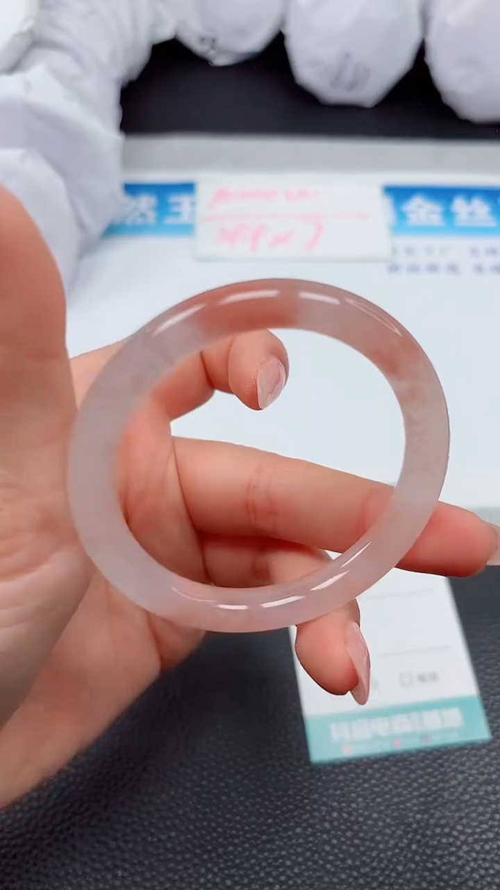 【闪购商品】石英质玉手镯未镶嵌A100