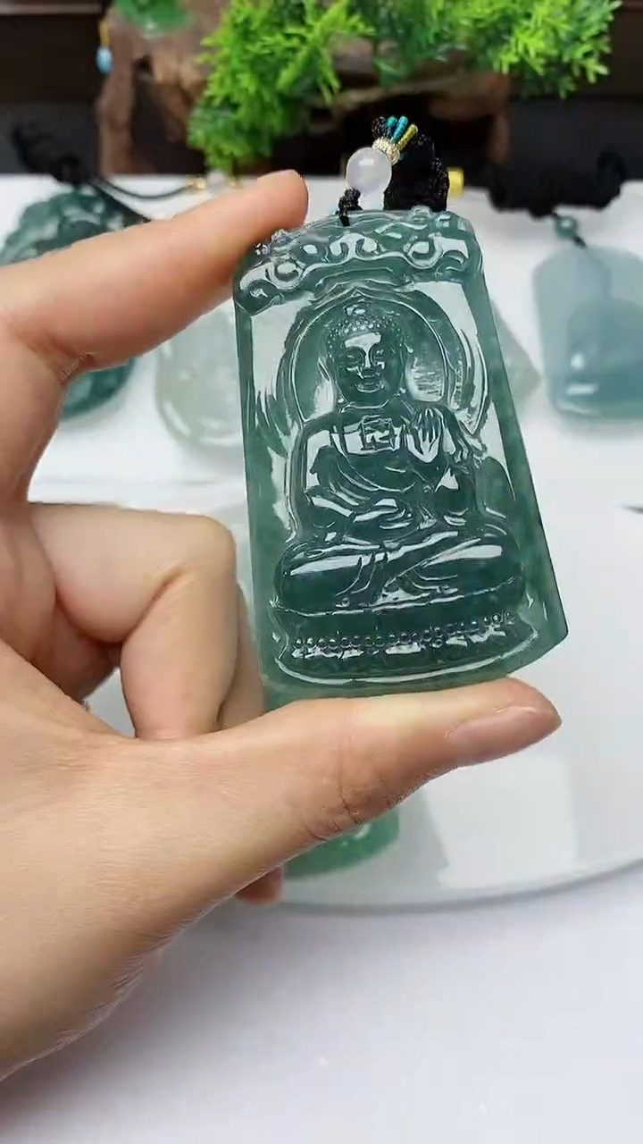 【闪购商品】翡翠颈饰未镶嵌