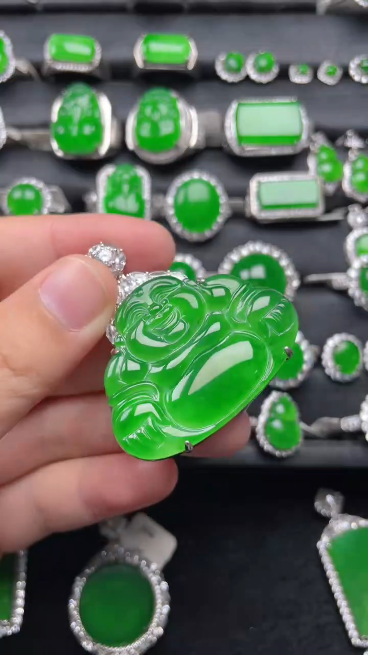 颈饰银S925镶嵌翡翠昌****事翡翠