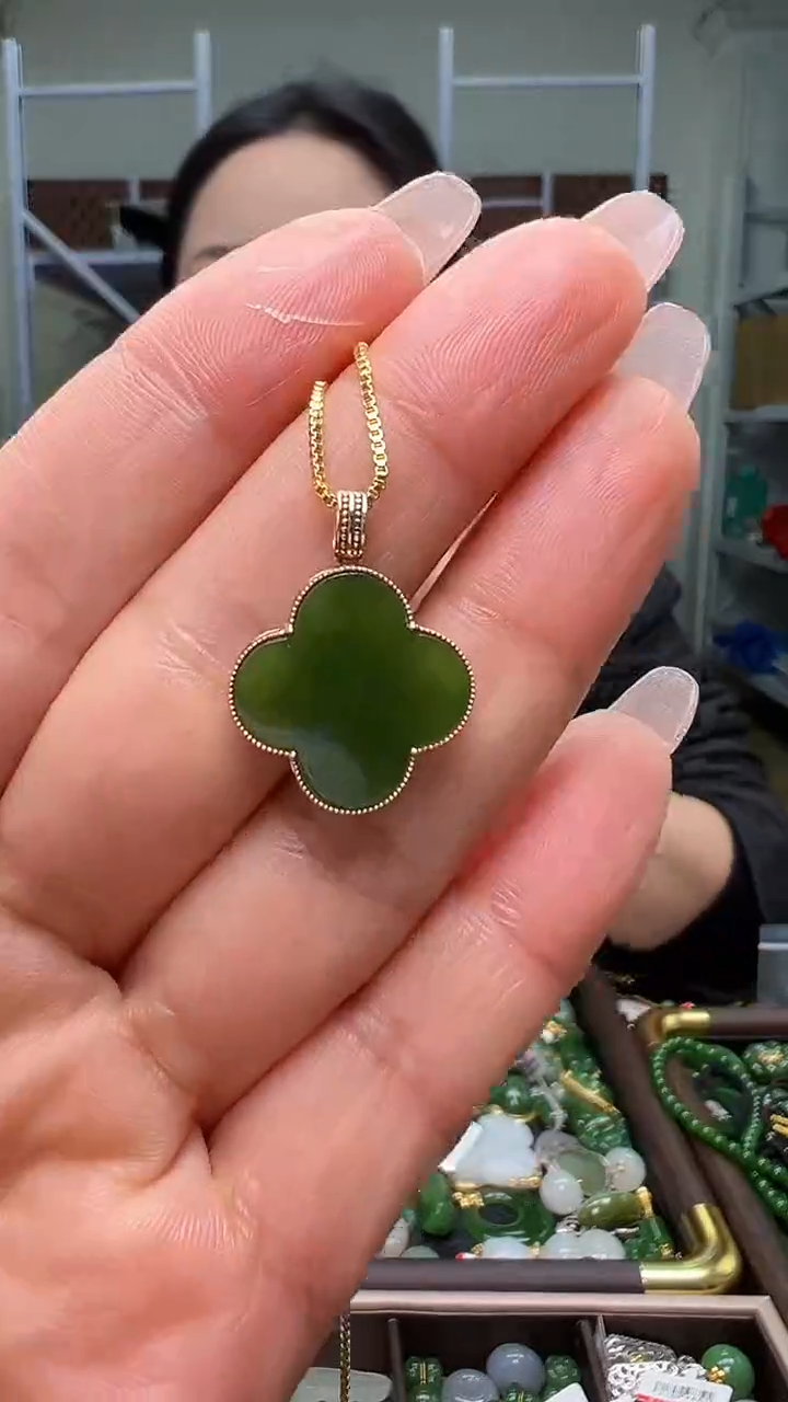 颈饰18K金镶嵌和田玉（多样性发货.发其一)12.12.05