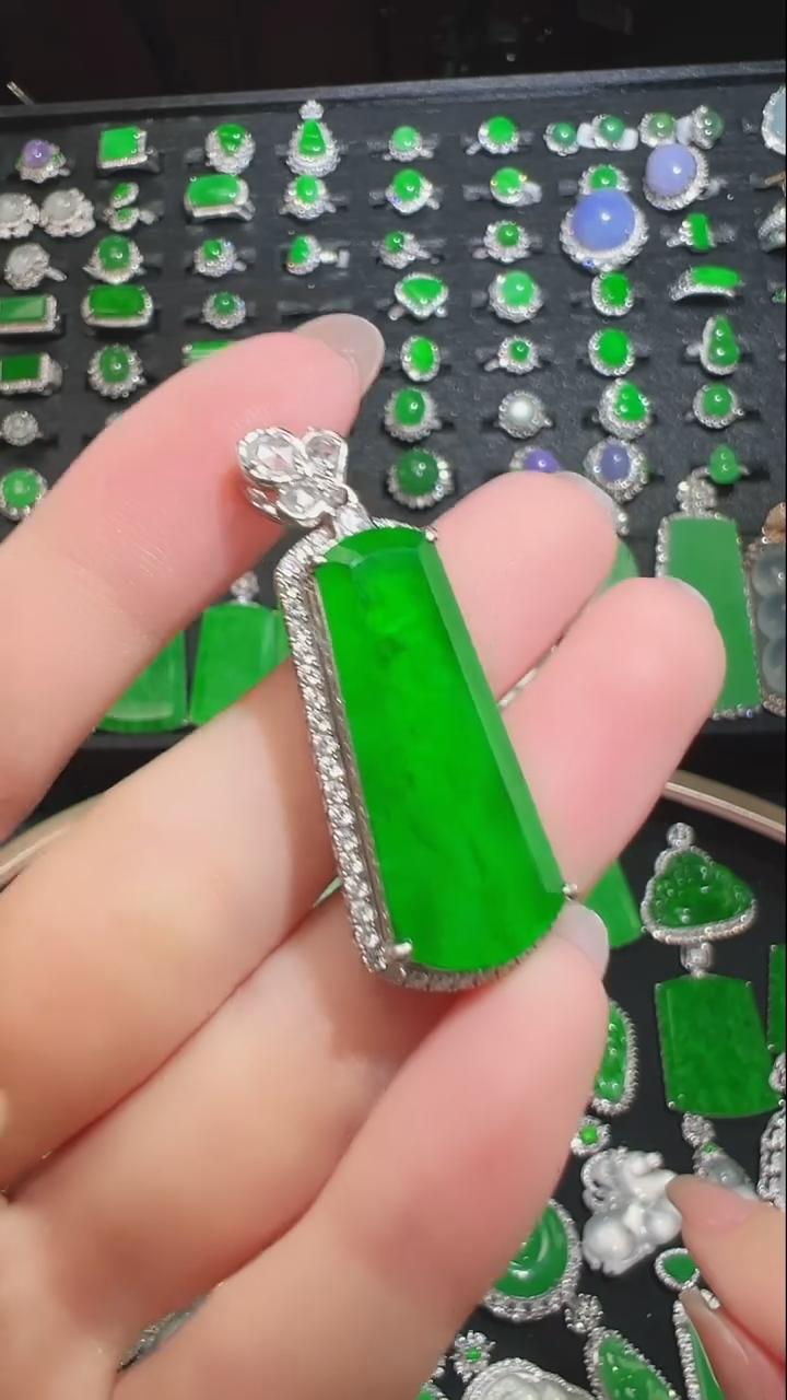 翡翠18K金镶嵌吊坠(不含链)吊坠