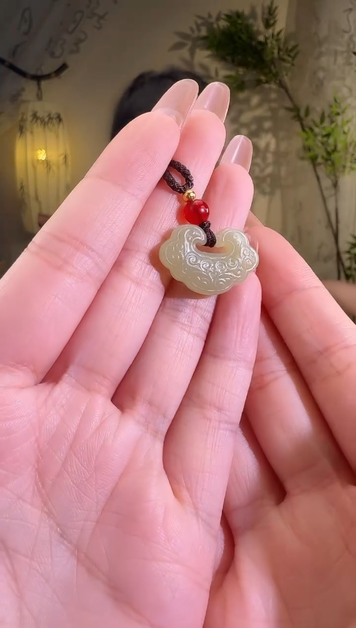 【闪购商品】和田玉颈饰未镶嵌平安锁