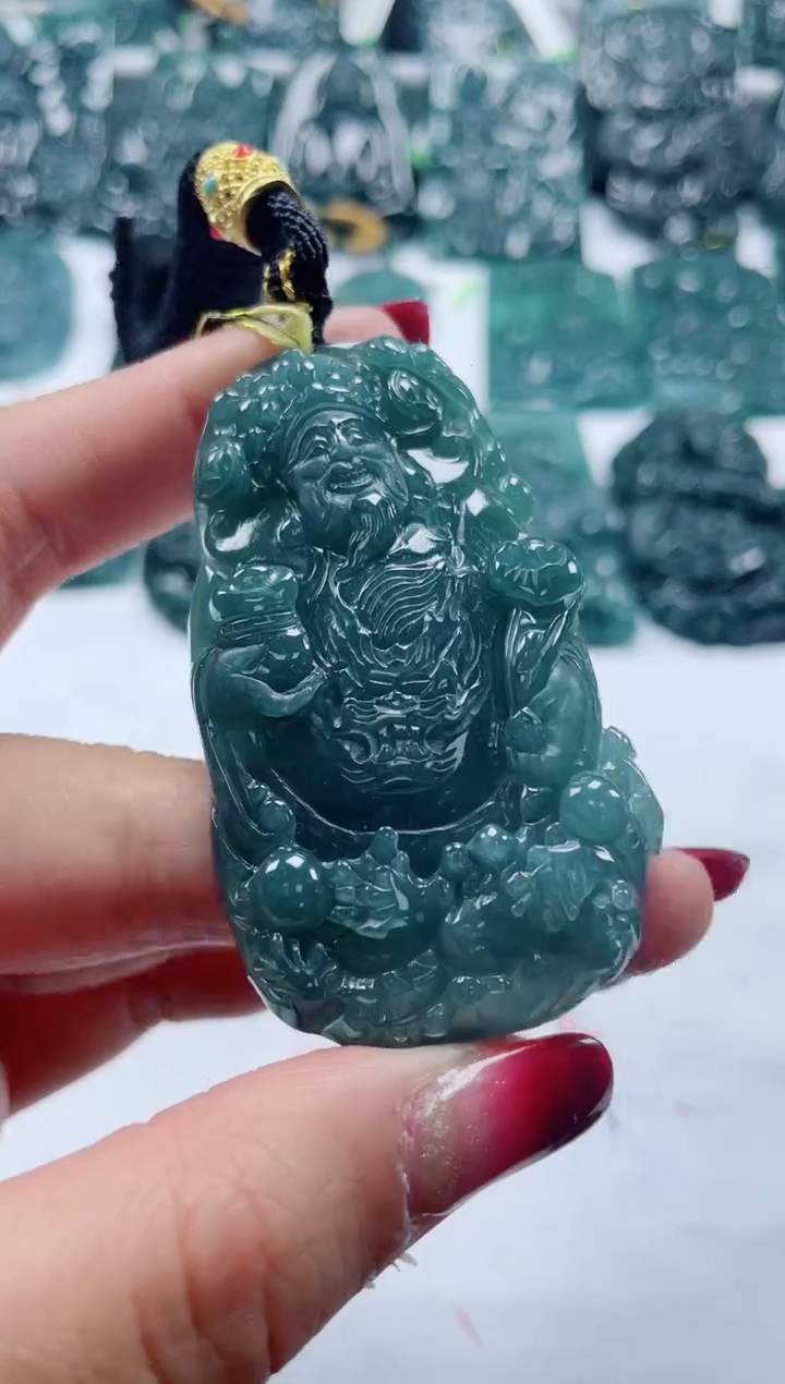 【闪购商品】翡翠颈饰未镶嵌            