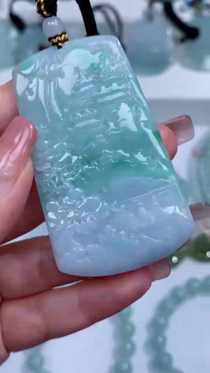 翡翠未镶嵌颈饰吊坠