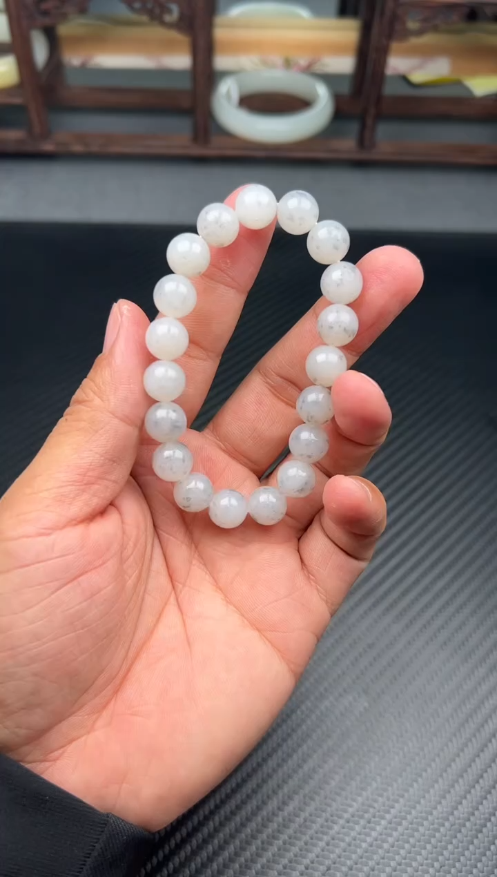未镶嵌手串和田玉且末金山微色差卡10