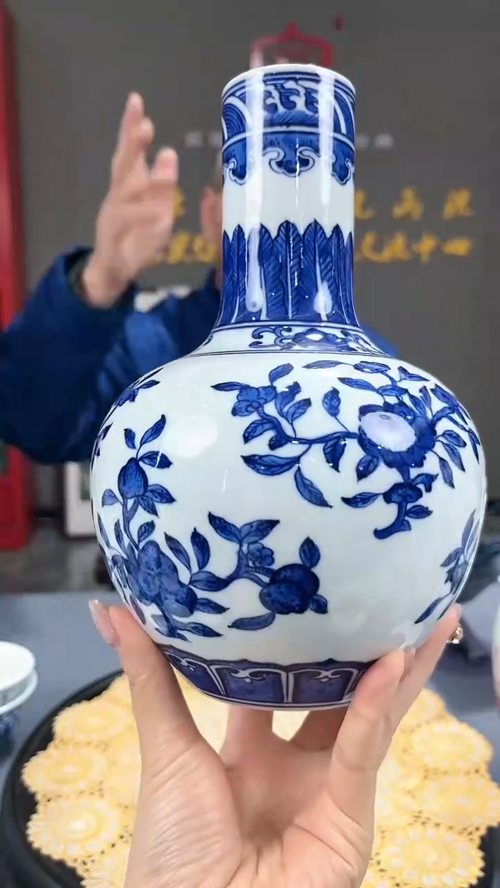 【闪购商品】官窑瓷画院281官窑瓷画院折枝瓜果天球瓶