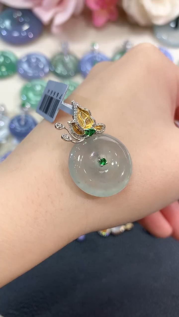 吊坠(不含链)18K金镶嵌翡翠冬日珠宝Q71