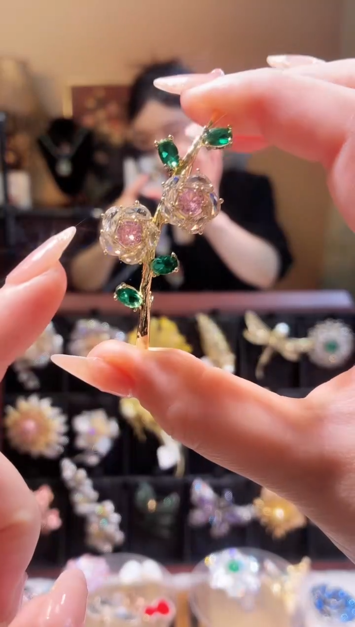 合成立方氧化锆铜合金一枝梅