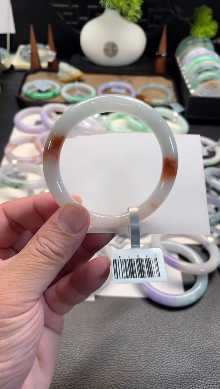 未镶嵌手镯翡翠108号 58圆条 有纹裂