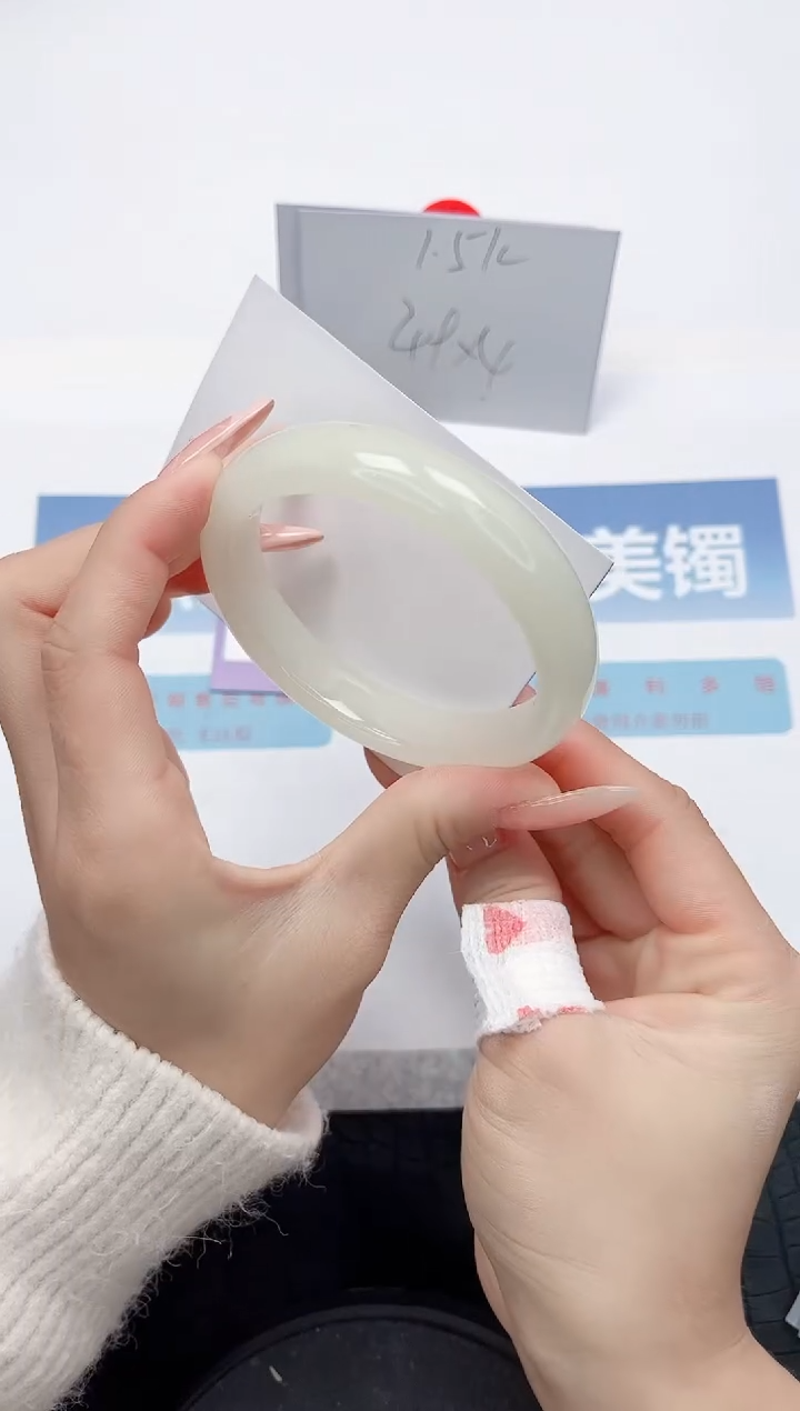 【闪购商品】石英质玉手镯未镶嵌L30-59.1