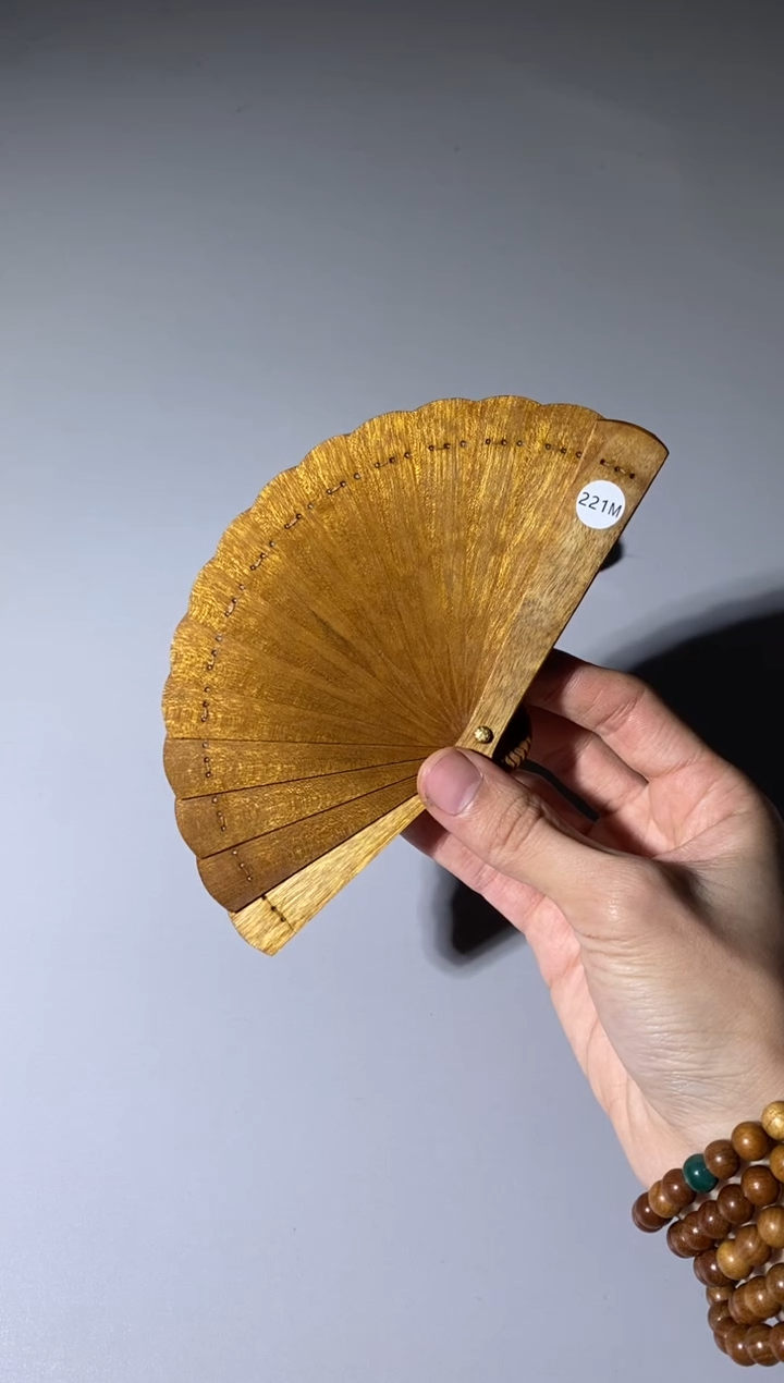 【闪购商品】金丝楠木雕221号10cm金丝楠迷你扇