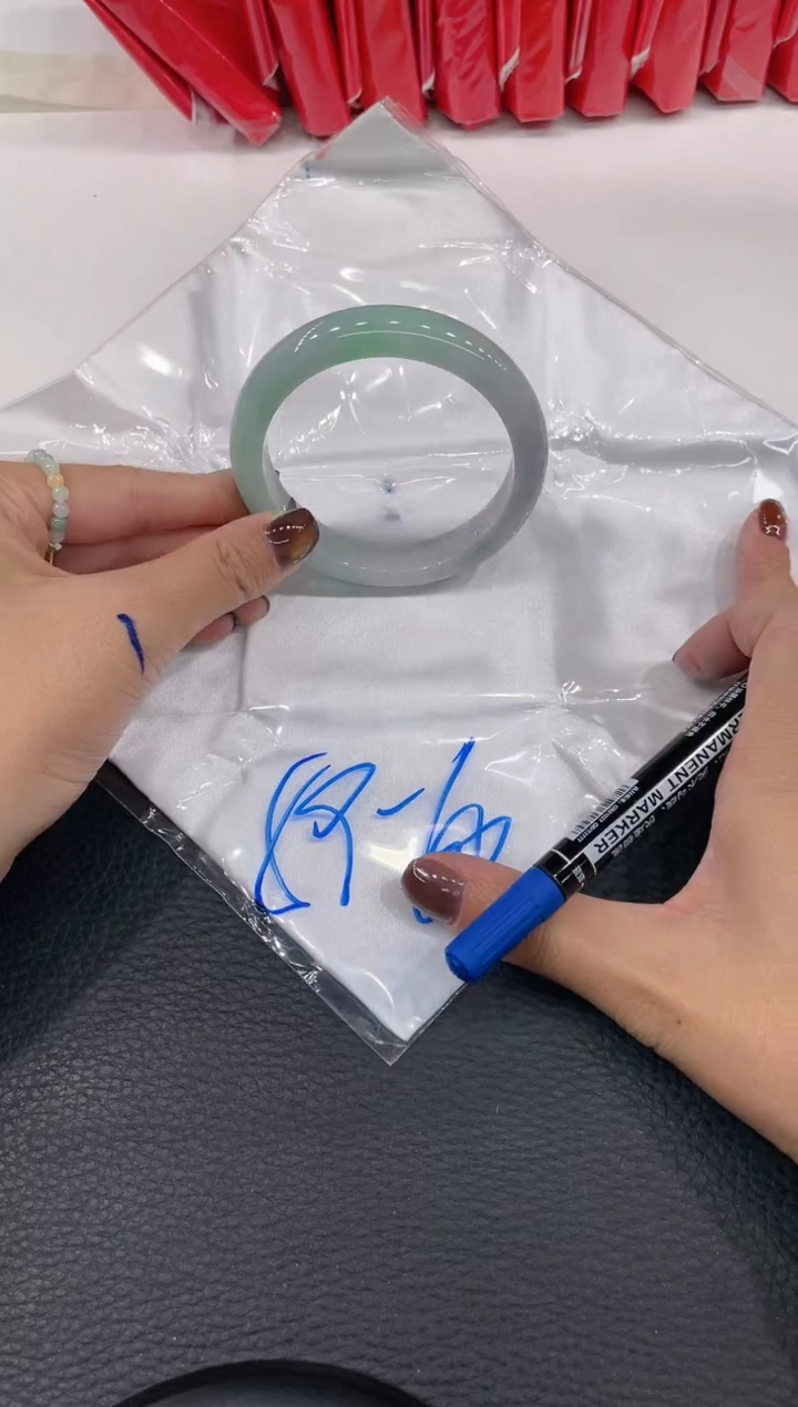 【闪购商品】翡翠手镯未镶嵌手镯