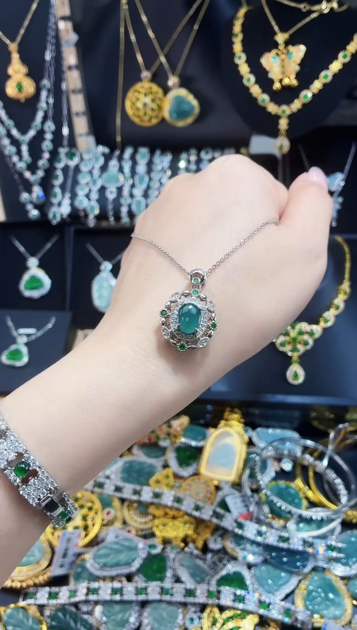 翡翠未镶嵌项链天然翡翠a货 多样性发其一