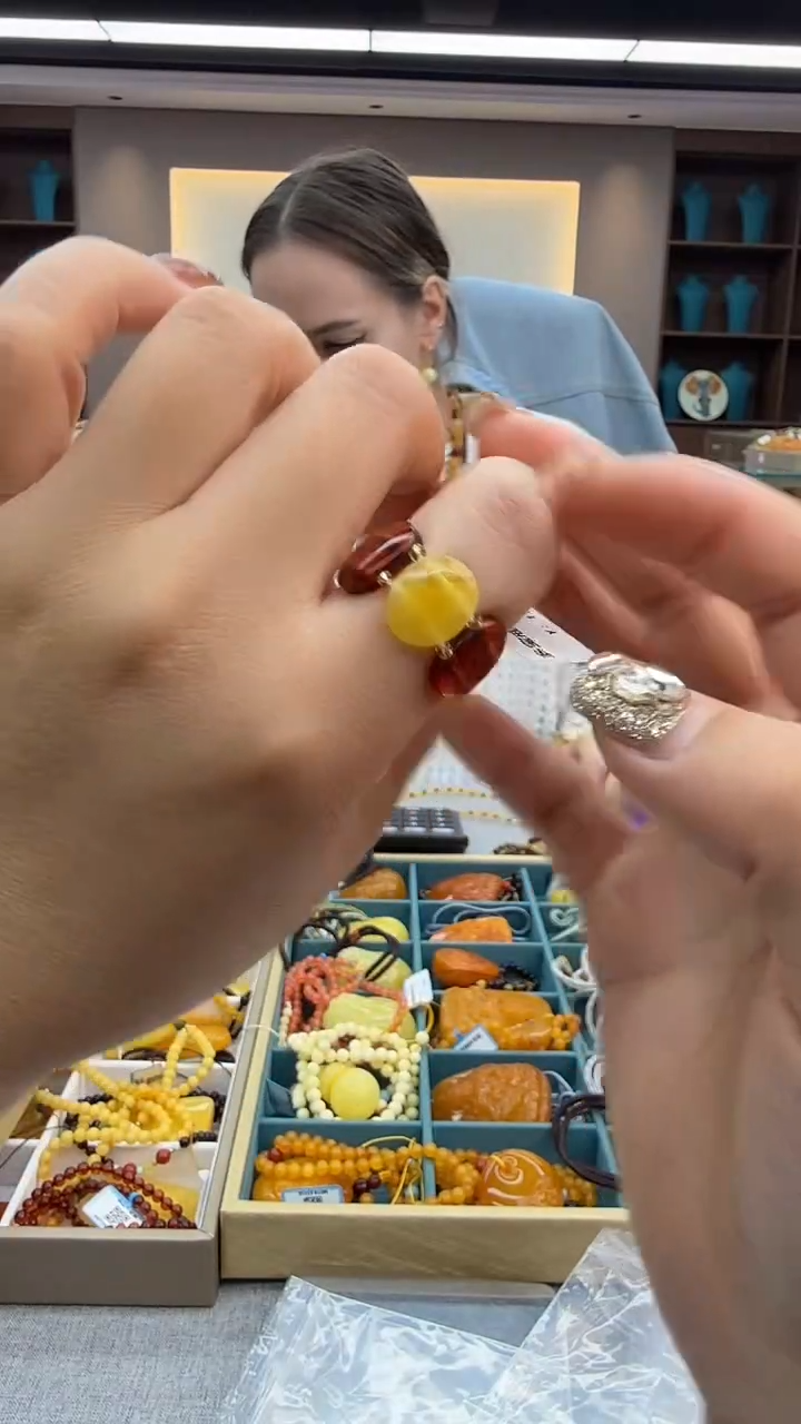 未镶嵌琥珀戒指19秒拍号 假一罚三 