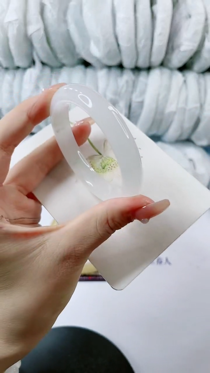 【闪购商品】石英质玉手镯未镶嵌0716430277-多样性发货