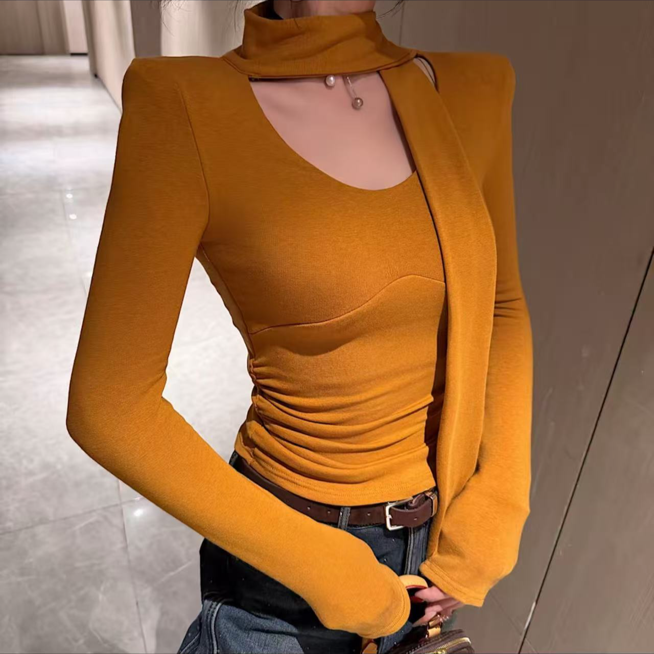 2025新款纯欲风修身纯色U领挂脖飘带设计感内搭时尚打底长袖T恤