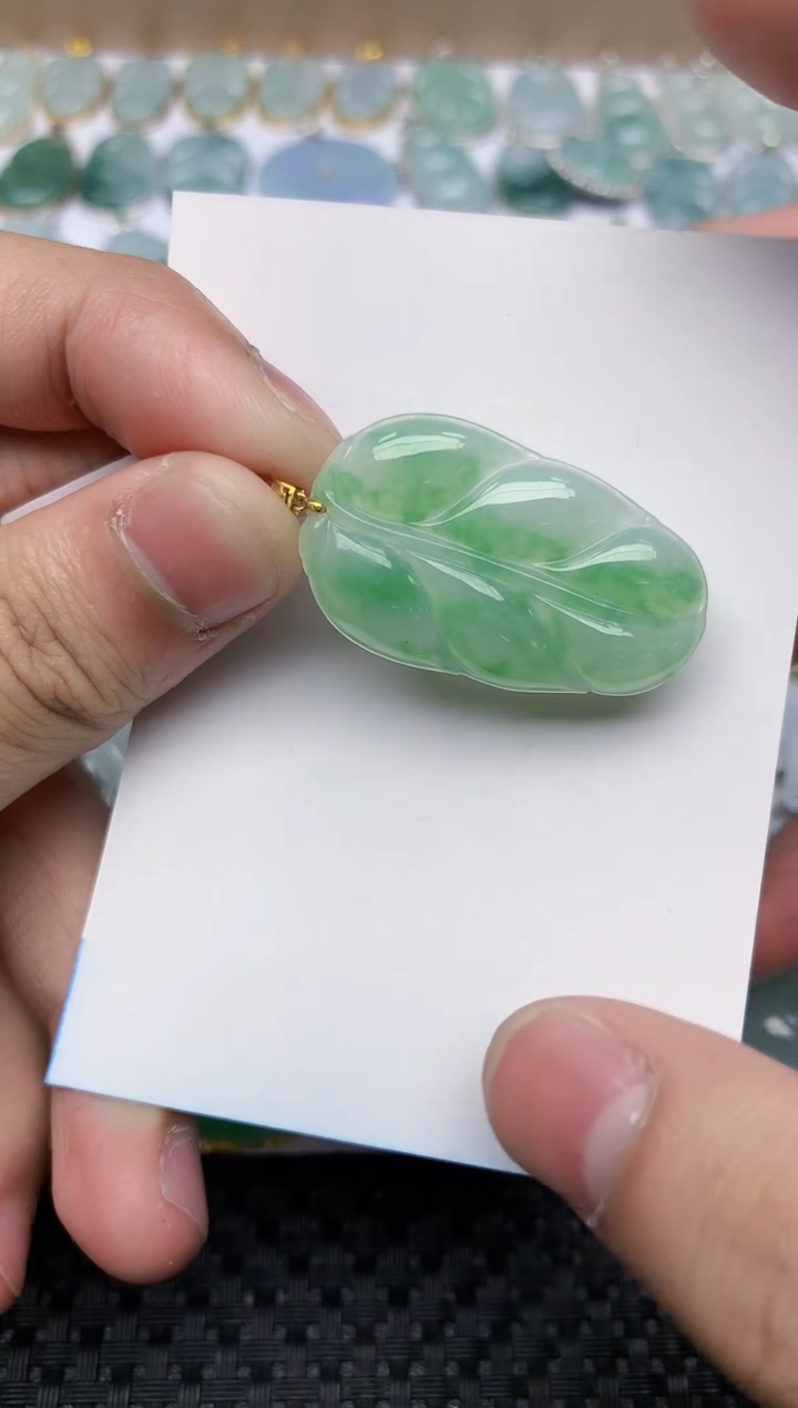 【闪购商品】翡翠颈饰18K金镶嵌天然翡翠a货