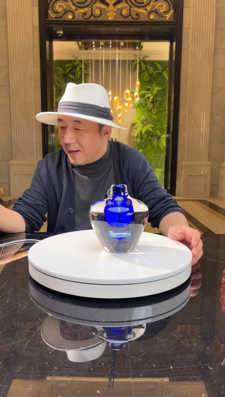 【闪购商品】茶宠AJ03352宝石蓝底透明香薰瓶