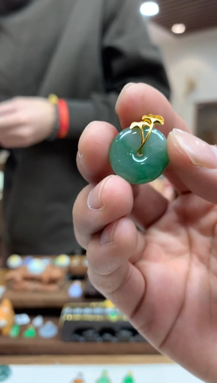 【闪购商品】翡翠套链18K金镶嵌平安扣