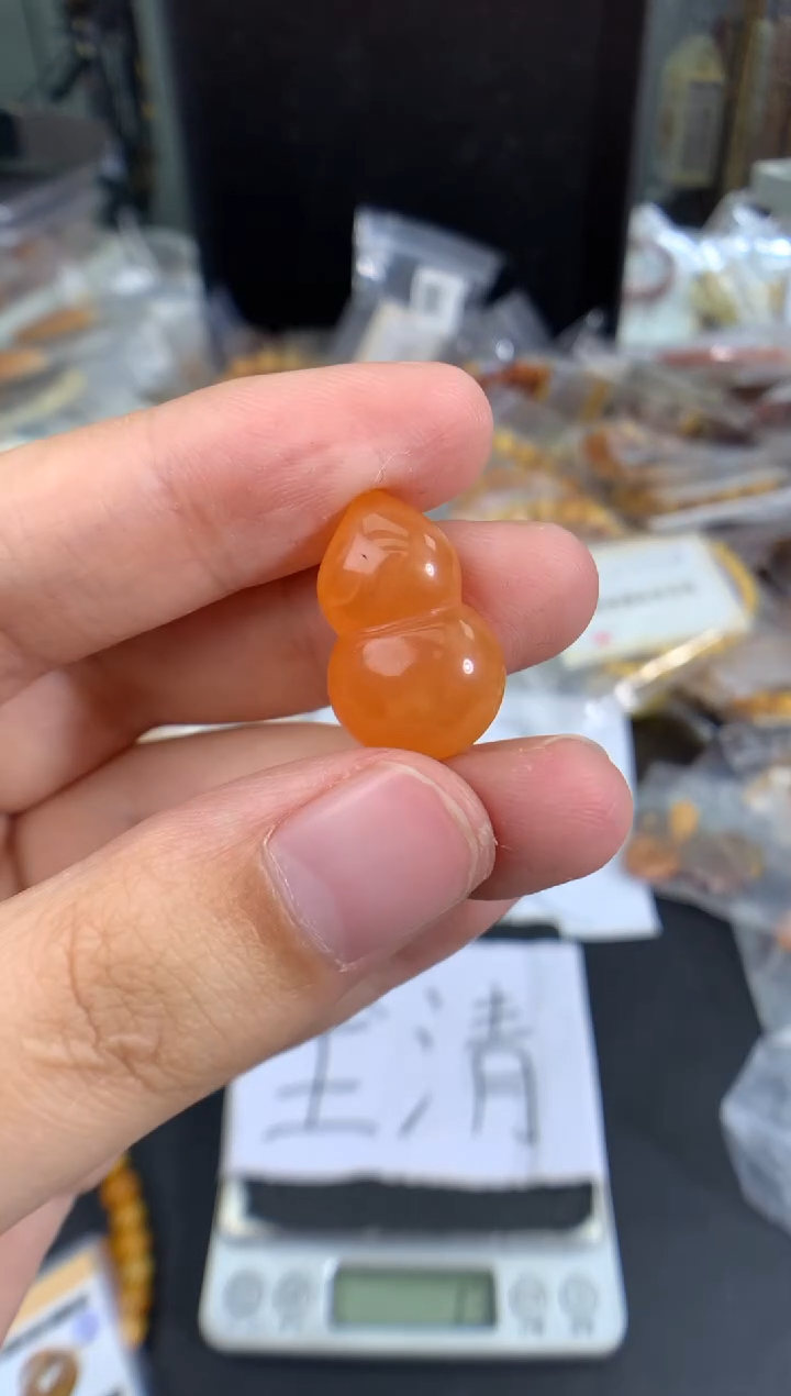 琥珀未镶嵌珠宝奇石1