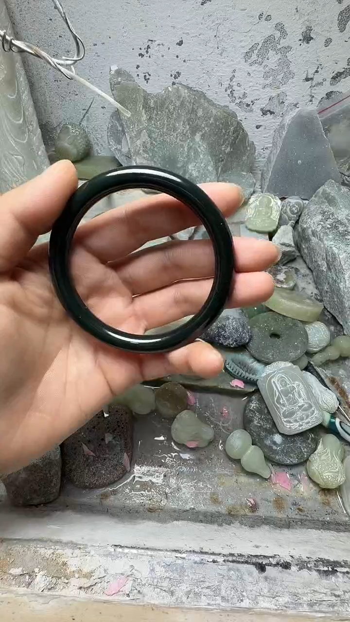 吊坠(赠链)未镶嵌和田玉手镯