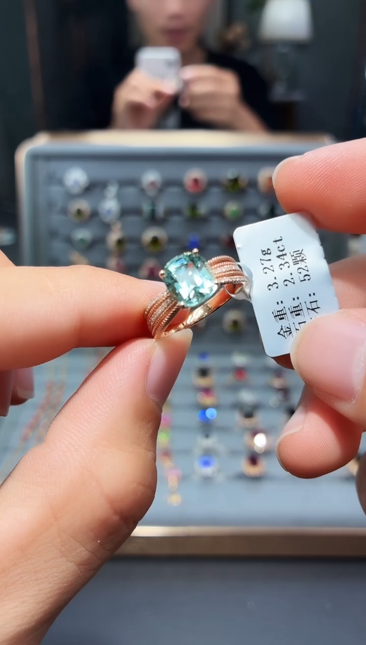 18K金镶嵌戒指碧玺2.34.