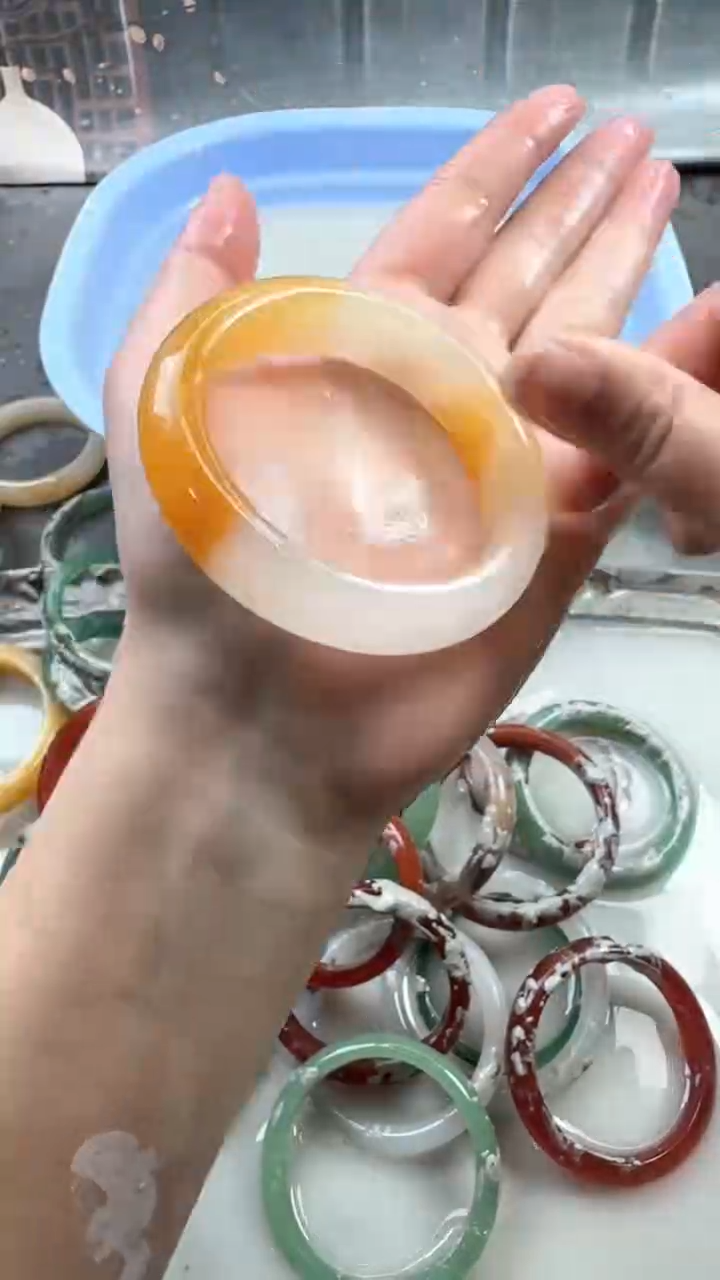 【闪购商品】石英质玉手镯未镶嵌81