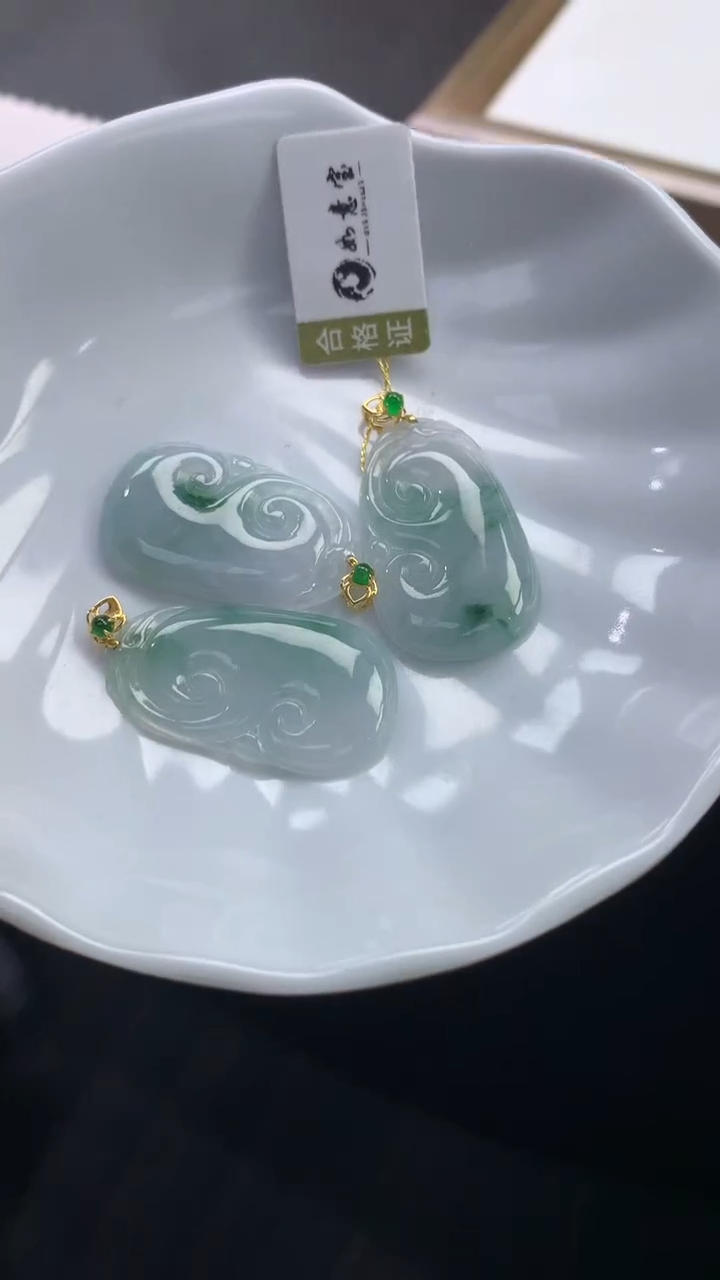 颈饰18K金镶嵌翡翠FA354 翡翠飘花如意 多样性发其一赠皮绳