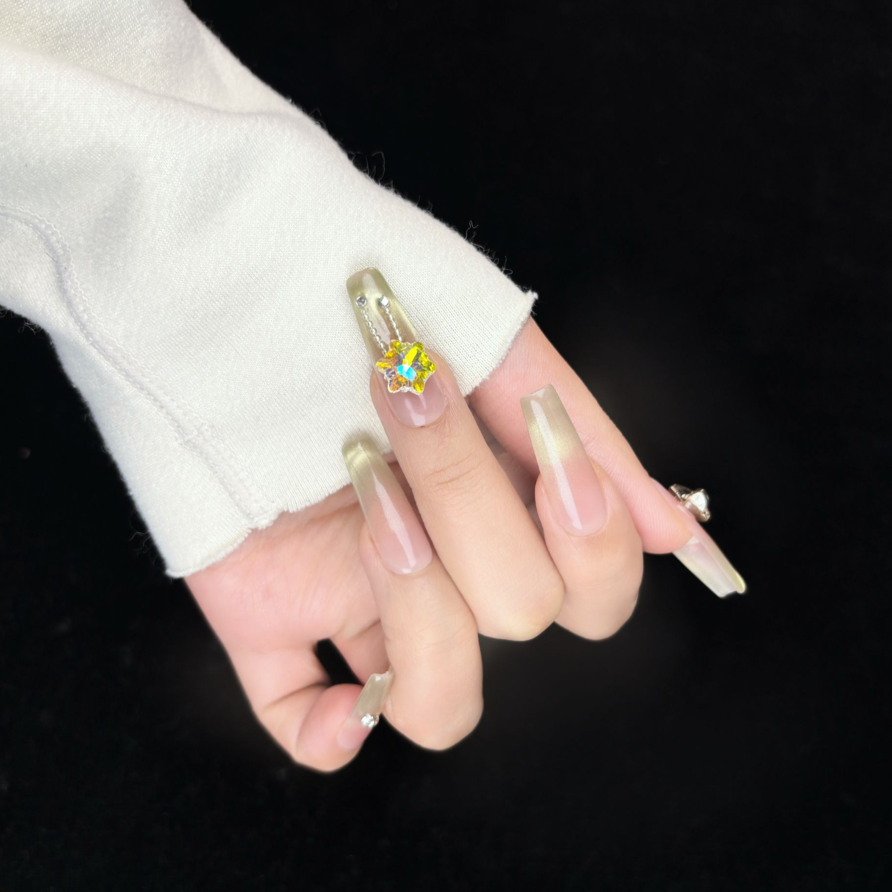 【鎏金蝶梦】秋冬流行高级款穿戴甲2025年新款语慕公主美甲纯欲显白