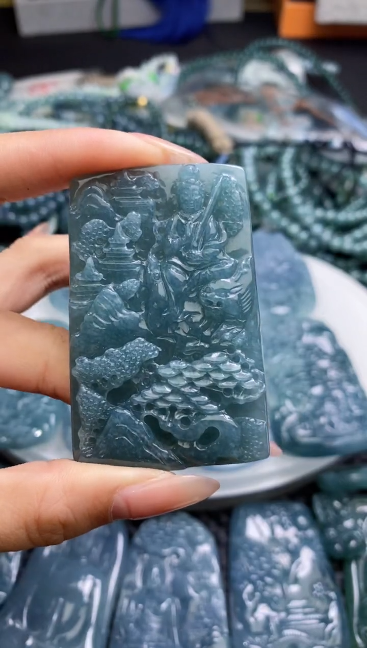 【闪购商品】翡翠颈饰未镶嵌           